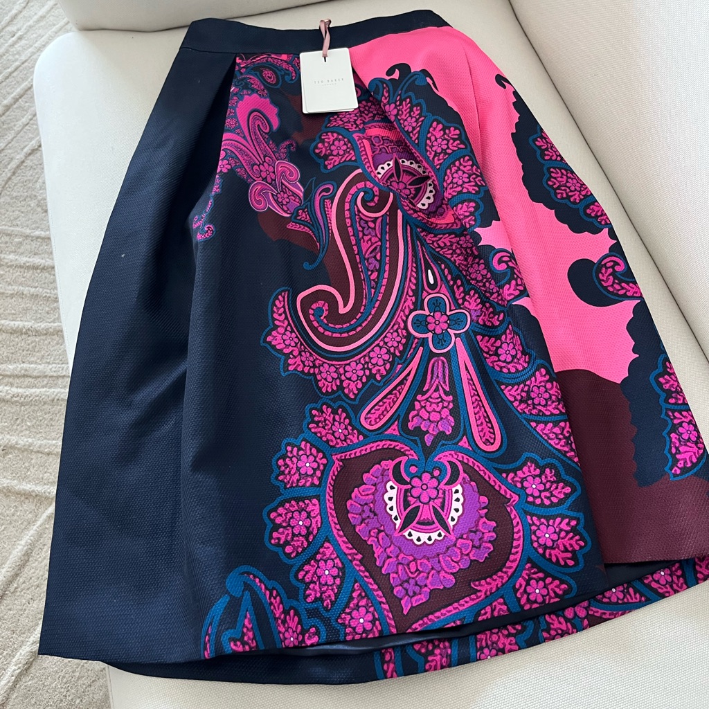 Beautiful And Elegant Skirt New With Tags